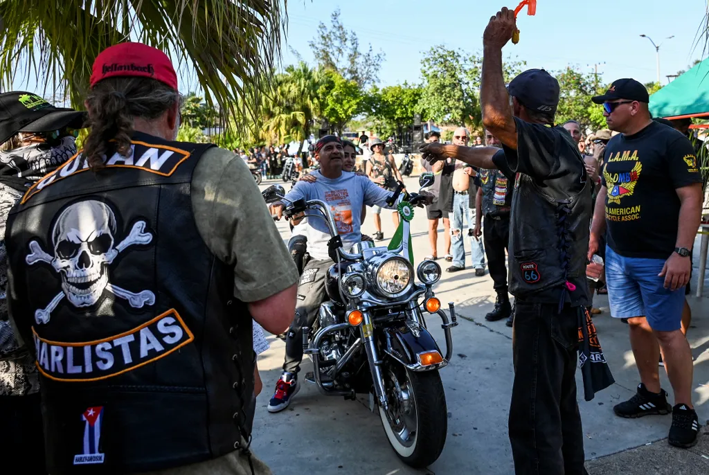 Kuba, Harley-Davidson, motorosok, találkozója, 