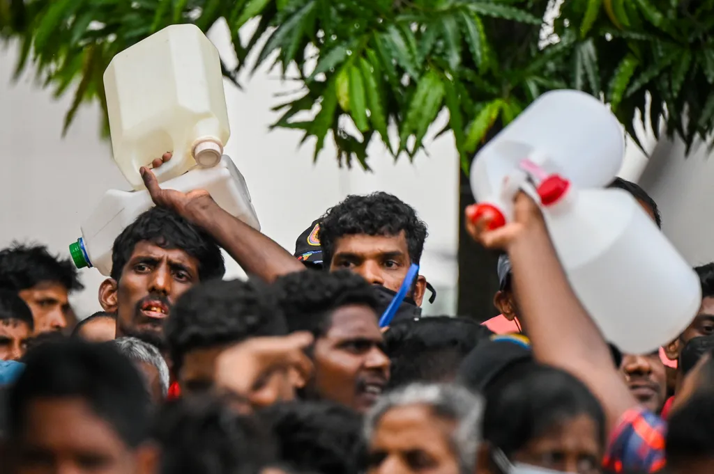 Srí Lanka-i válság,  gazdasági válság, zavargások,  Horizontal demonstration economy energy 