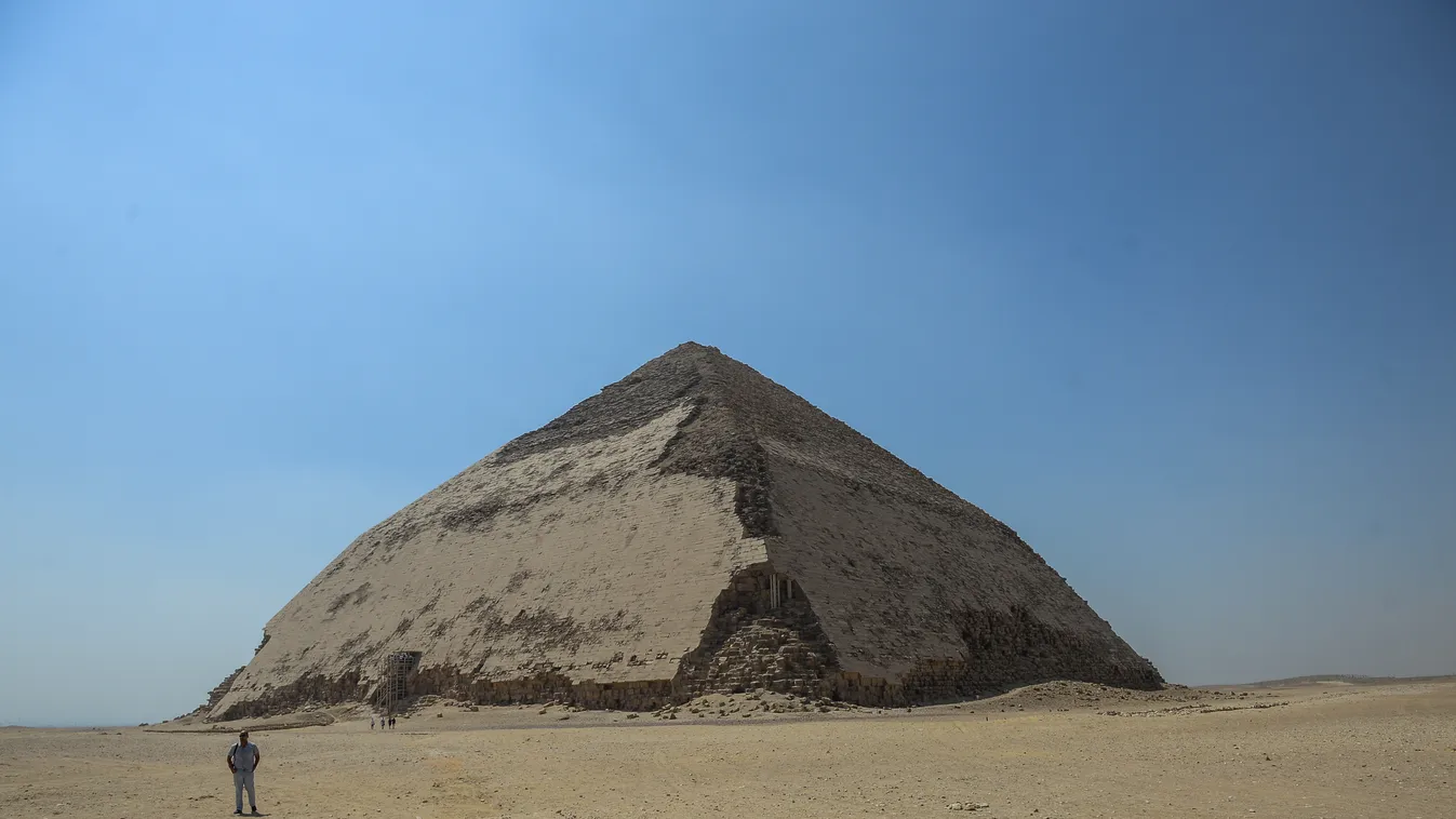 tört falú dahsúri piramis Egyiptom 