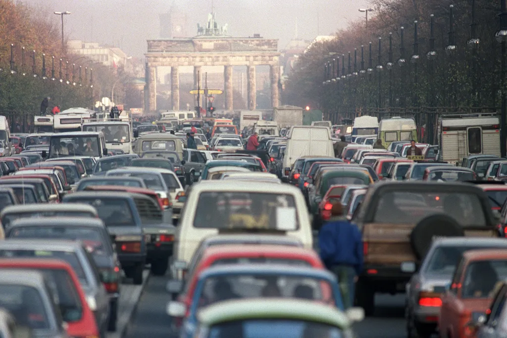 Berlini fal lebomlásának 30. évfordulója 