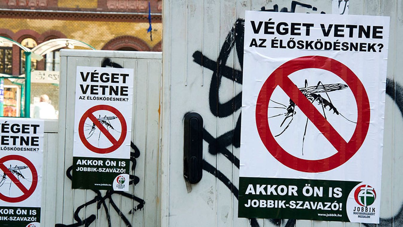 A Jobbik bizonygatja, hogy nem szélsőséges, választási plakátok 2010-ben