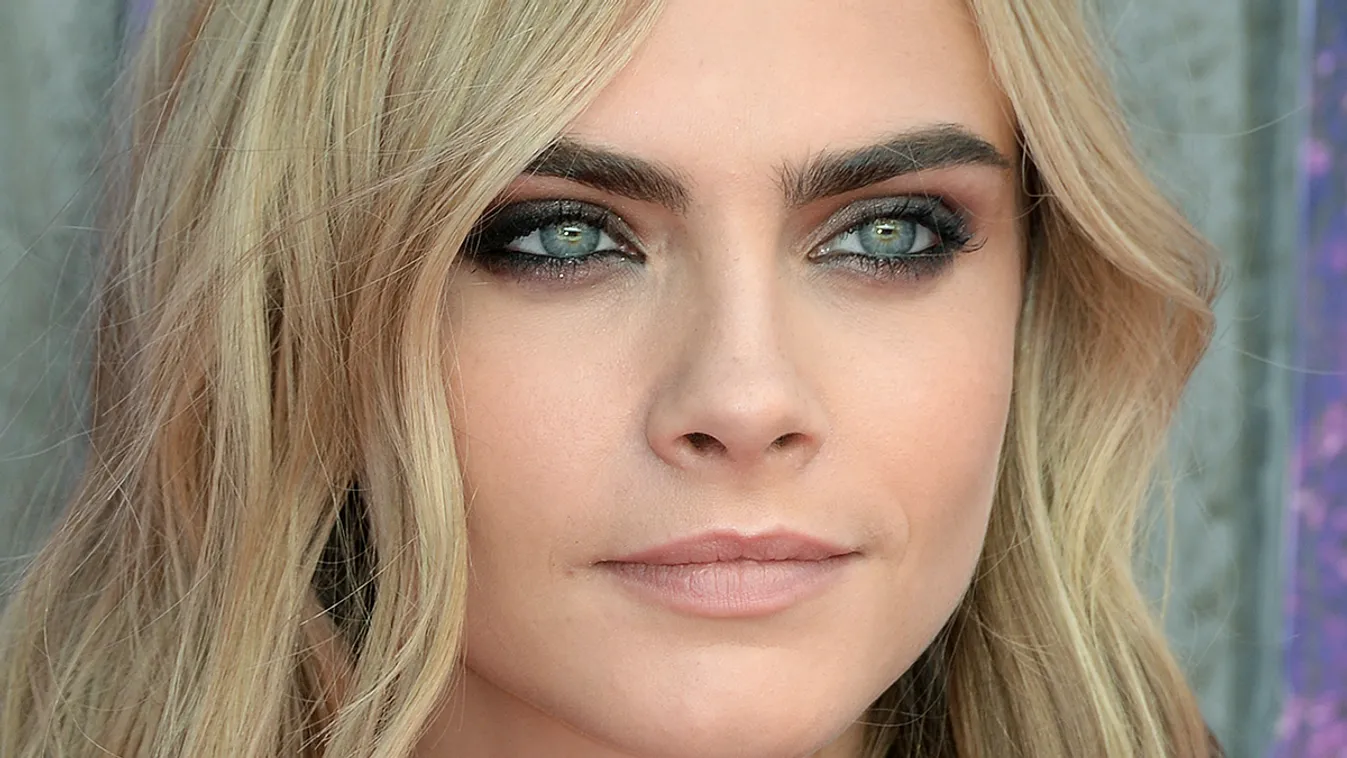 Cara Delevingne A póthaj és műszempilla mellett egyre elterjedtebb a műszemöldök: így varázsold még karakteresebbé az arcodat 