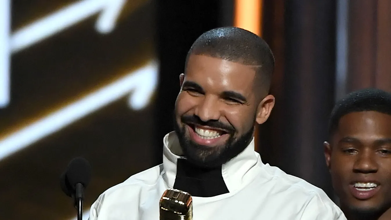 2017 Billboard Music Awards - Show GettyImageRank1 People Waist Up Musician Receiving USA Nevada Las Vegas Award Two People Photography Arts Culture and Entertainment Celebrities Billboard Music Awards Topix Bestof A-List Celebrity Drake - Entertainer Top