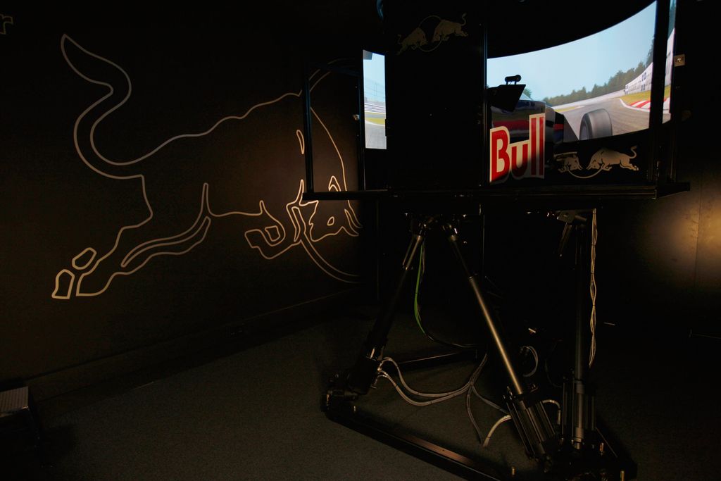 The Factory MILTON KEYNES, UNITED KINGDOM - JUNE 03:  General view of the Red Bull Racing simulator at the team factory in Milton Keynes after the Turkish Grand Prix on 3 June, 2010 in Milton Keynes, United Kingdom.  (Photo by Getty Images for Red Bull) 