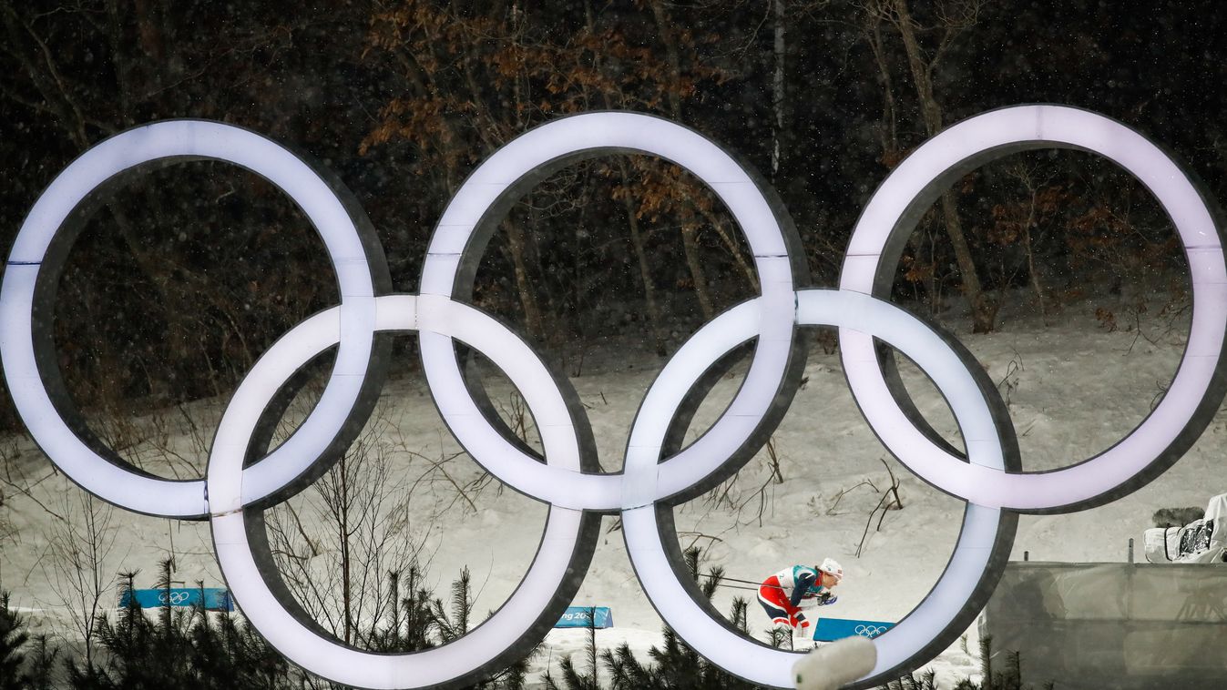 TOPSHOTS Horizontal WINTER OLYMPIC GAMES CROSS-COUNTRY SKIING GENERAL VIEW OLYMPIC RINGS 