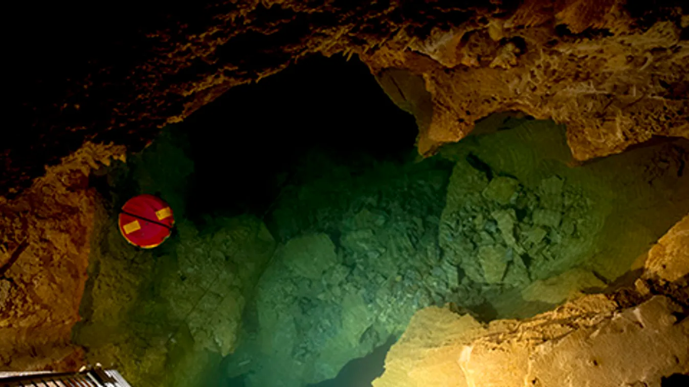 Rákóczi barlang barlangi tó