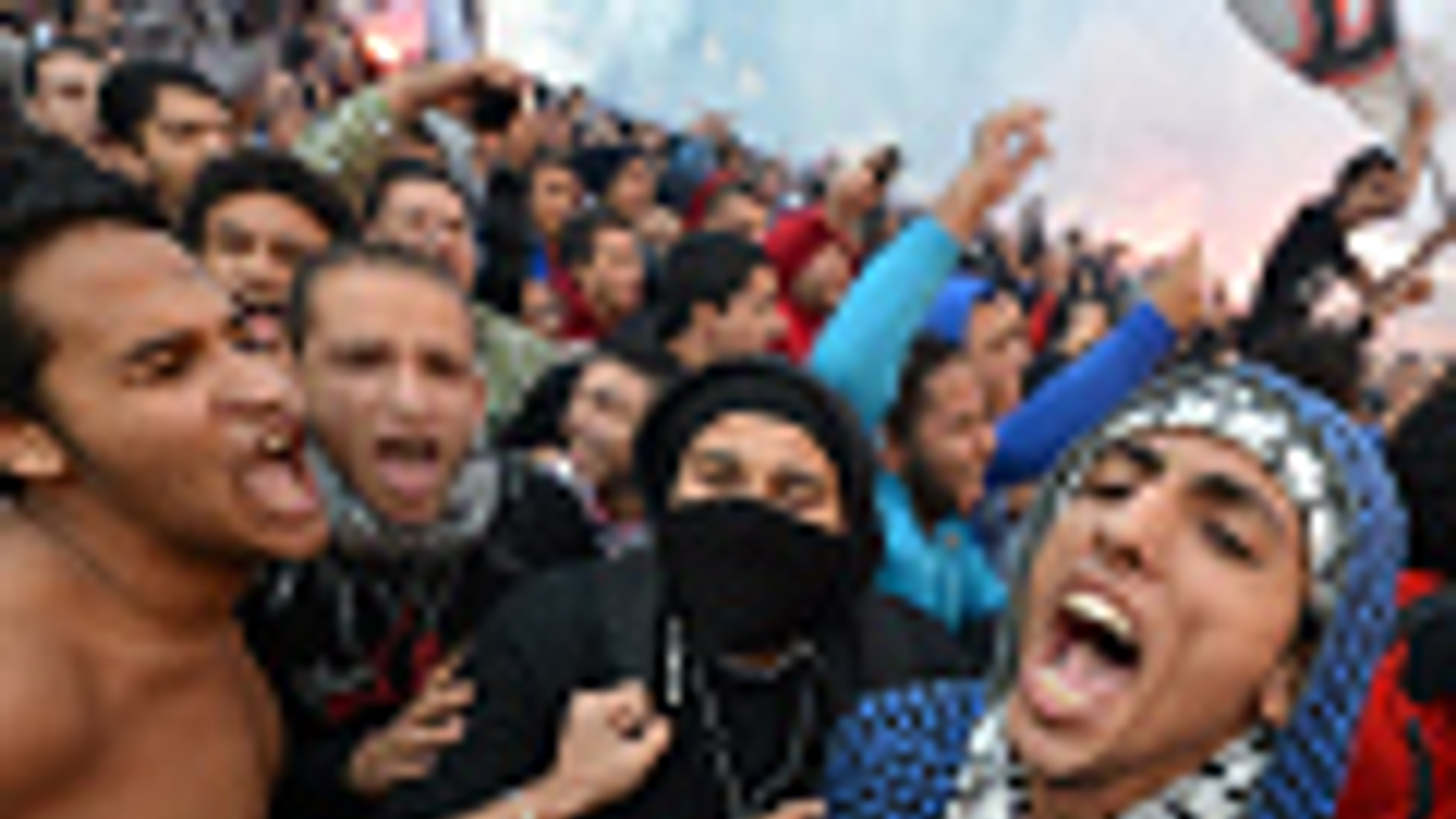 Súlyos zavargások az egyiptomi Port Szaídban, miután egy helyi bíróság halálra ítélt 21 vádlottat a 74 halálos áldozattal járó tavalyi futballkatasztrófa ügyében