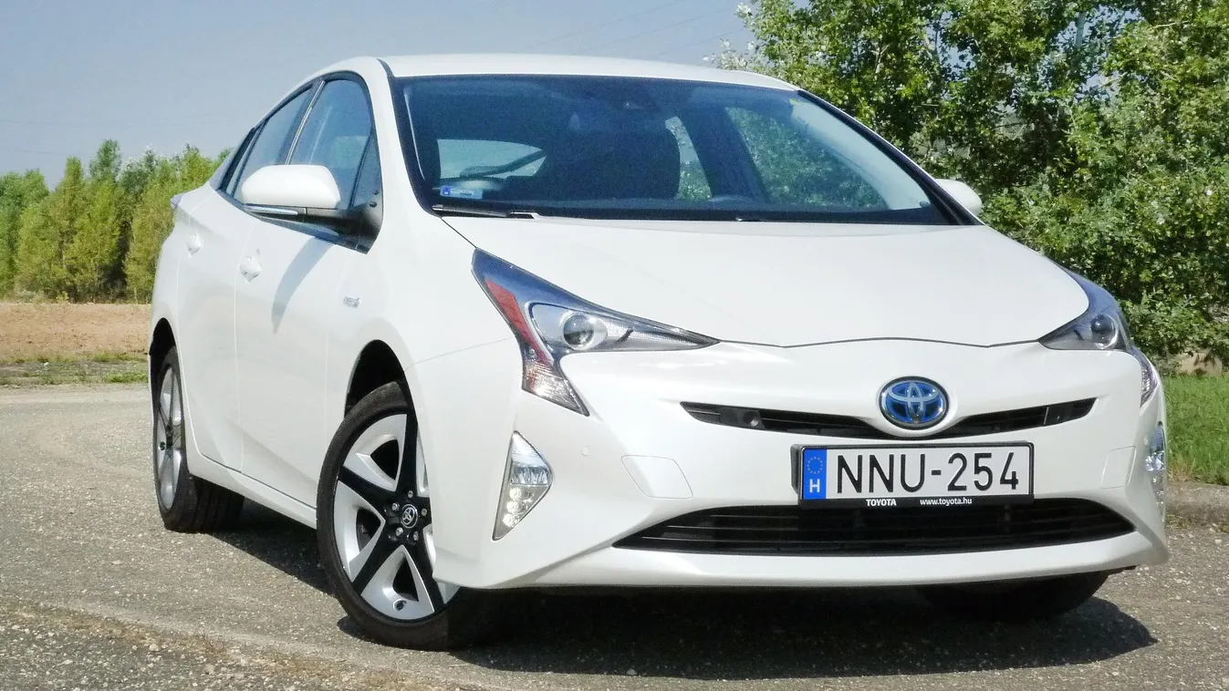 Toyota Prius teszt autó autóteszt 