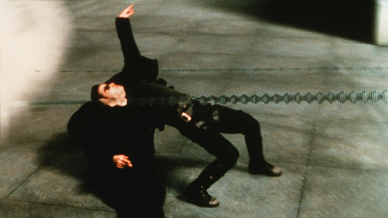 Matrix, The bullet time SPECIAL EFFECTS scene still HORIZONTAL 