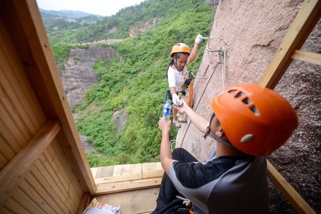 Kína szikla bolt Hunan Pingcsiang 