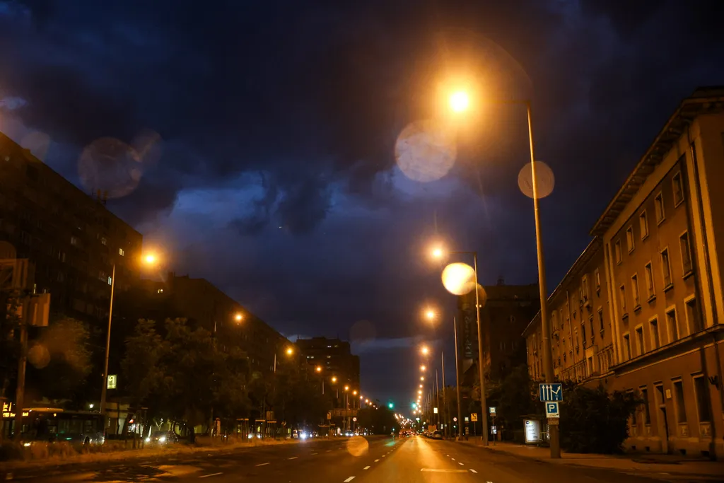 Vihar, viharfelhő, felhőszakadás, eső, időjárás, 2023. 06. 23. Budapest 