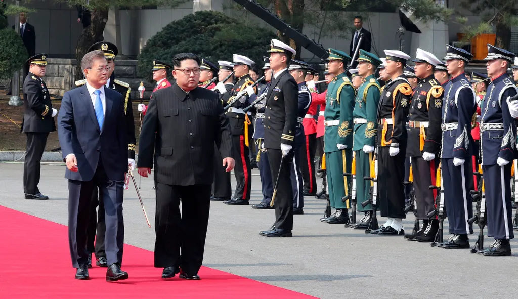 Korea-közti csúcs, Kim Dzsong Un, MUN Dzse In 