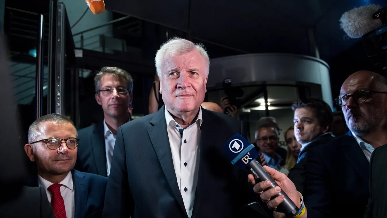 SEEHOFER, Horst; MERKEL, Angela 