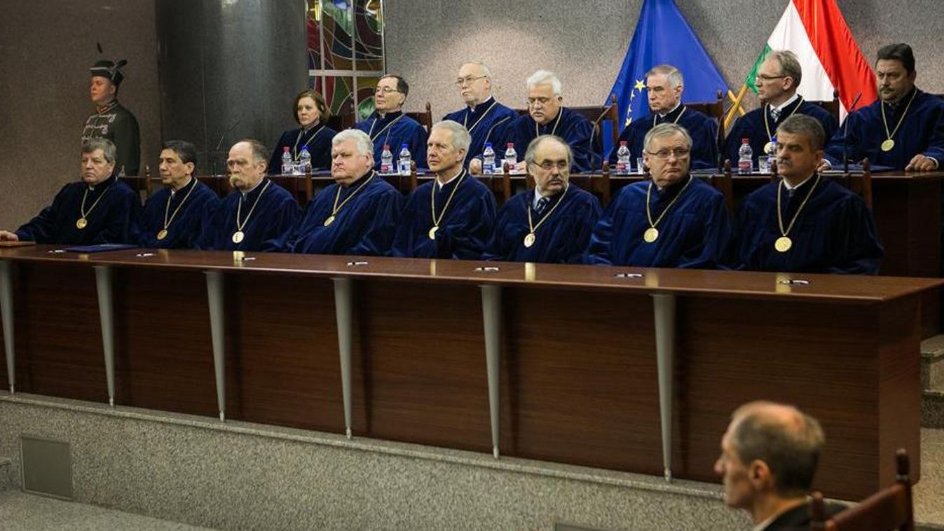 alkotmánybíróság átalakulása, Az Alkotmánybíróság tagjai 
