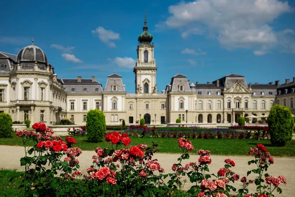 Gyönyörű képeken Magyarország legszebb palotái,kastély, palota, épület, Keszthely 