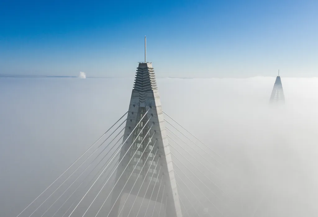 reggeli köd  FOTÓ FOTÓTECHNIKA híd IDŐJÁRÁS köd ködös KÖZLEKEDÉSI LÉTESÍTMÉNY légi felvétel Megyeri híd pilon 
