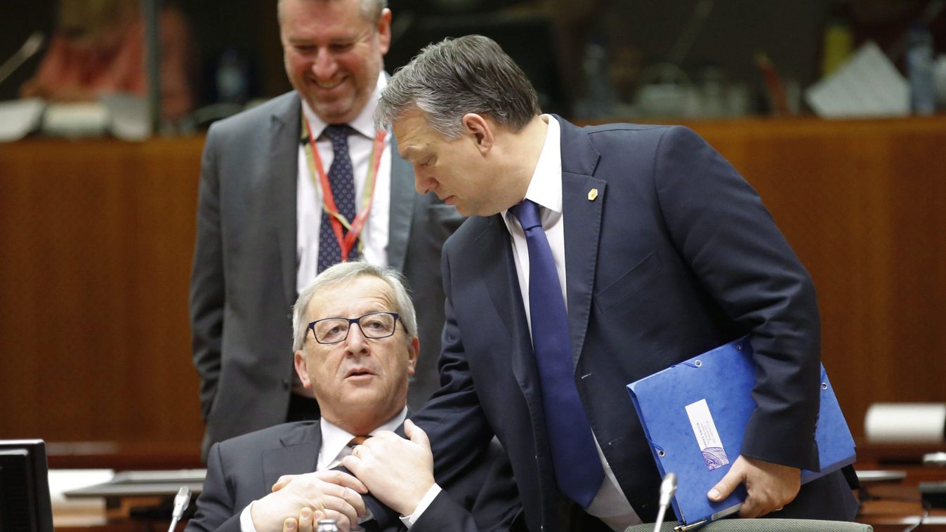 Orbán Viktor; JUNCKER, Jean-Claude; Györkös Péter Brüsszel, 2015. március 20.
Jean-Claude Juncker, az Európai Bizottság elnöke (b) és Orbán Viktor miniszterelnök az EU-tagországok állam- és kormányfőinek brüsszeli találkozójának második napján, 2015. márc