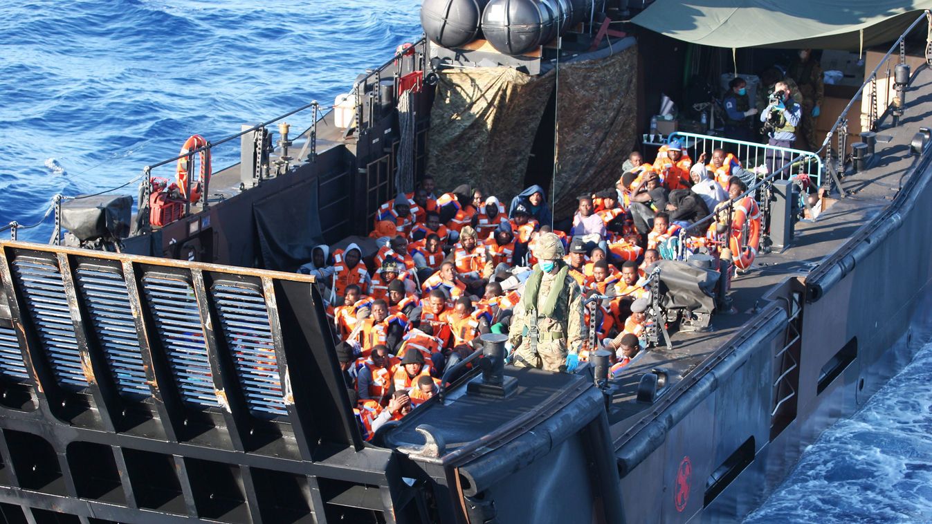 Földközi-tenger, észak-afrikai menekültek, A nap képei május 13 