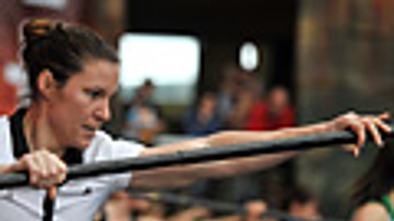 Benedek Dalma, többszörös világ- és Európa-bajnok kajakos versenyez az ergométeres országos bajnokságon Budapesten