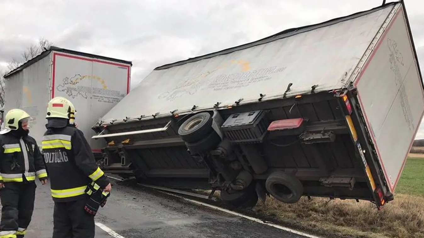 szélvihar.  A badacsonytomaji hivatásos tűzoltók és a tapolcai önkormányzati tűzoltók Lesencetomajnál avatkoztak be, ahol egy pótkocsis teherautó rakomány nélküli pótkocsiját döntötte fel a szél. Csörlővel állították kerekeire. 