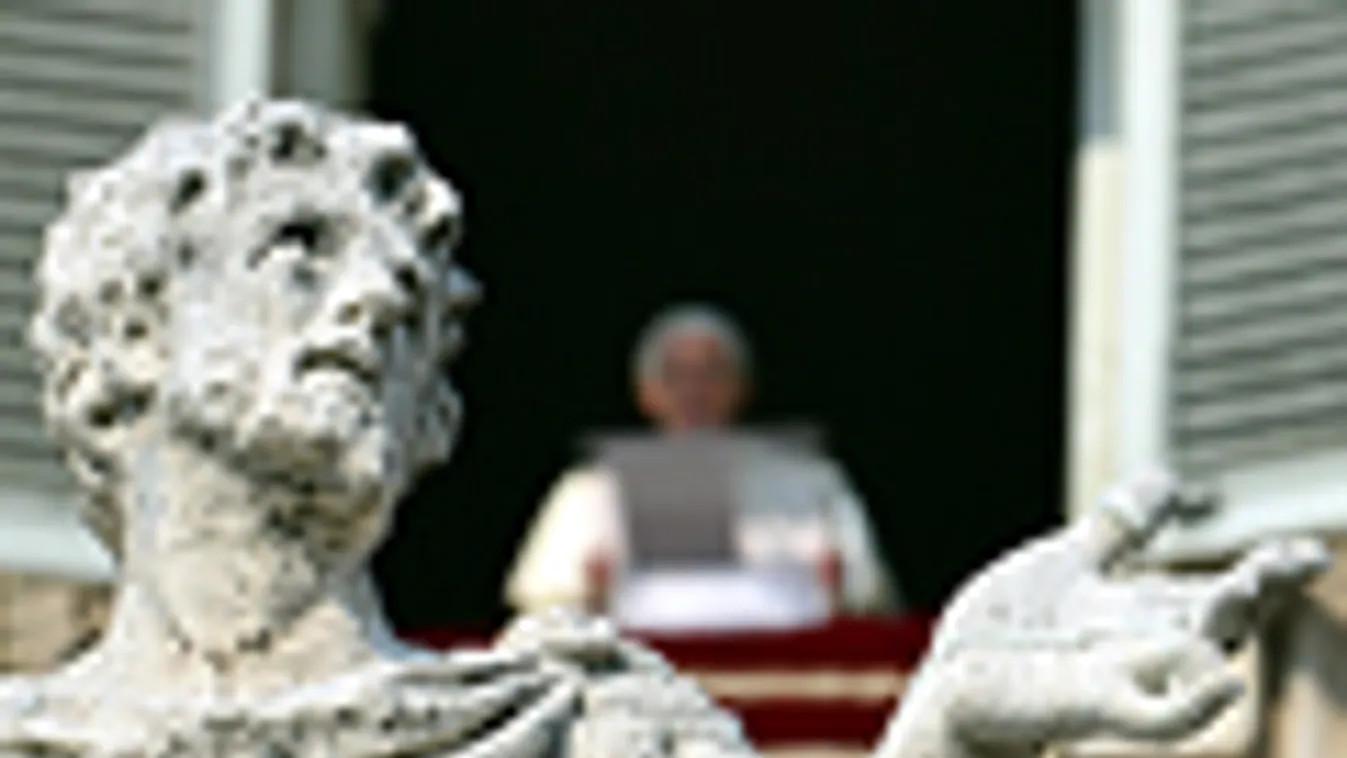 XVI. Benedek pápa egyik utolsó beszéde vasárnap délben a vatikáni Szent Péter téren
