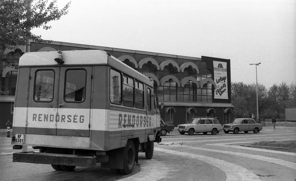 rendőrautók a szocializmusban 