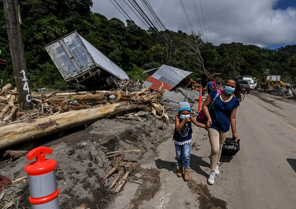 Eta hurrikán, trópusi vihar 