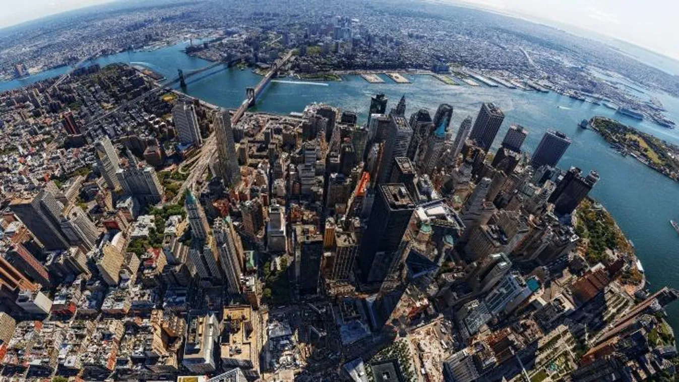 Panorámakép a New York-i One World Trade Center (Szabadság torony) tetejéről 