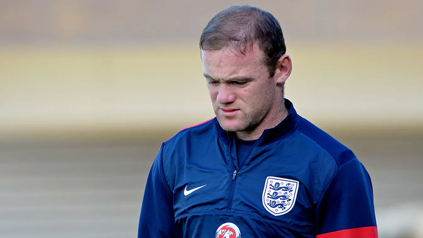 Wayne Rooney angol labdarúgó, a válogatott edtésén