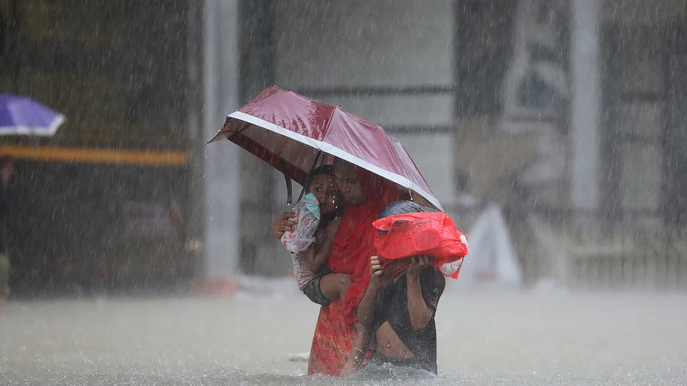 bangladeshi árviz  flood weather people Horizontal 