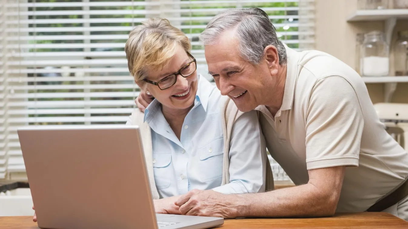 Facebook szülők idős emberek laptop Ezek a legkínosabb dolgok, amiket a szüleink csinálnak Facebookon 