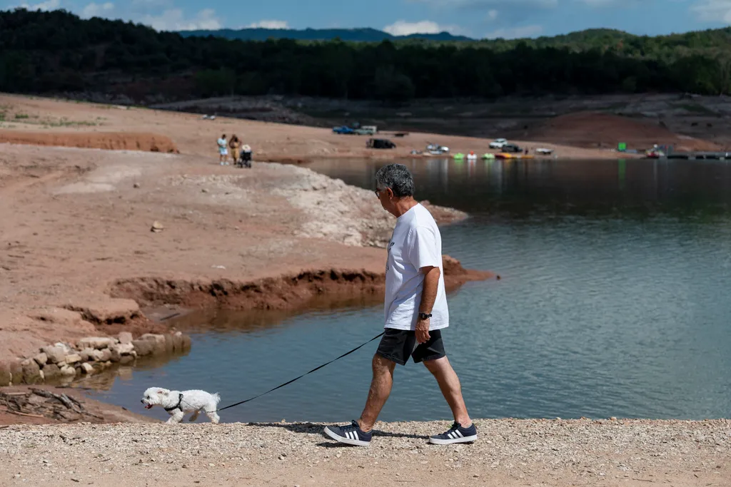 vízben álló templom, drought Horizontal climate rivers weather 