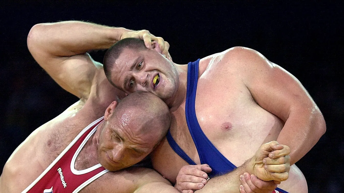 OLY2000-WRE-130KG-RUS-USA-FINAL Horizontal SPORT-ACTION FINAL OLYMPIC GAMES MATCH WRESTLING 
