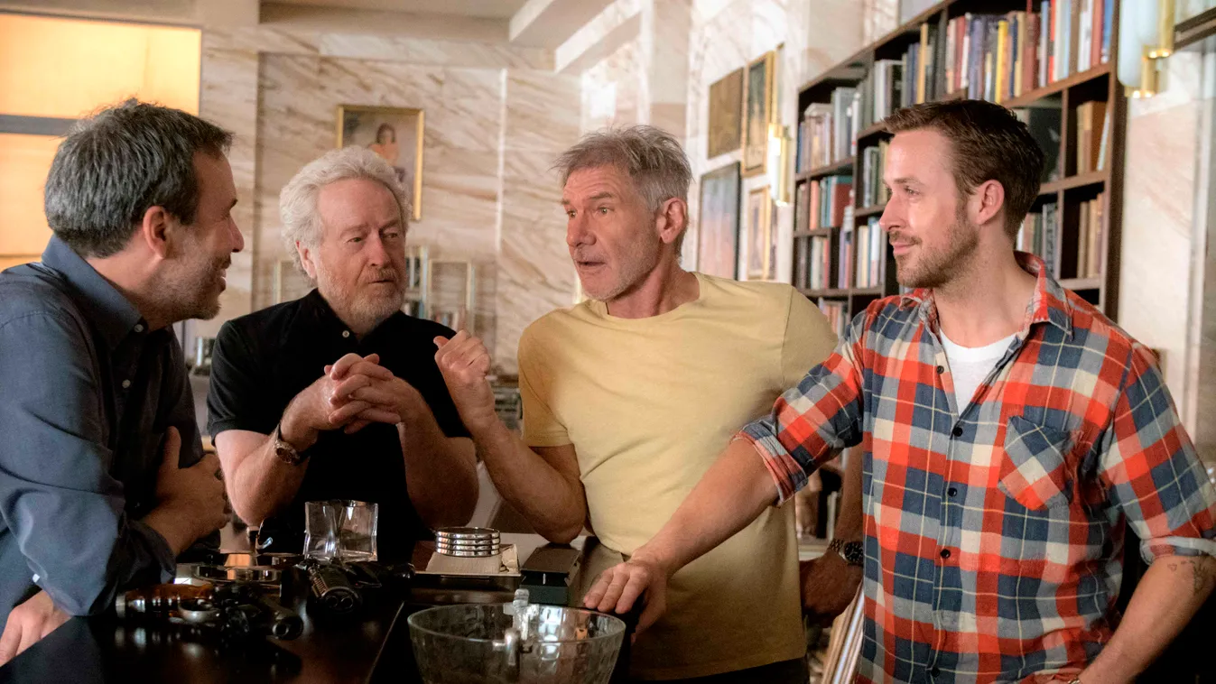 Denis Villeneuve, Ridley Scott, Harrison Ford és Ryan Gosling a Szárnyas fejvadász 2049 forgatásán 
