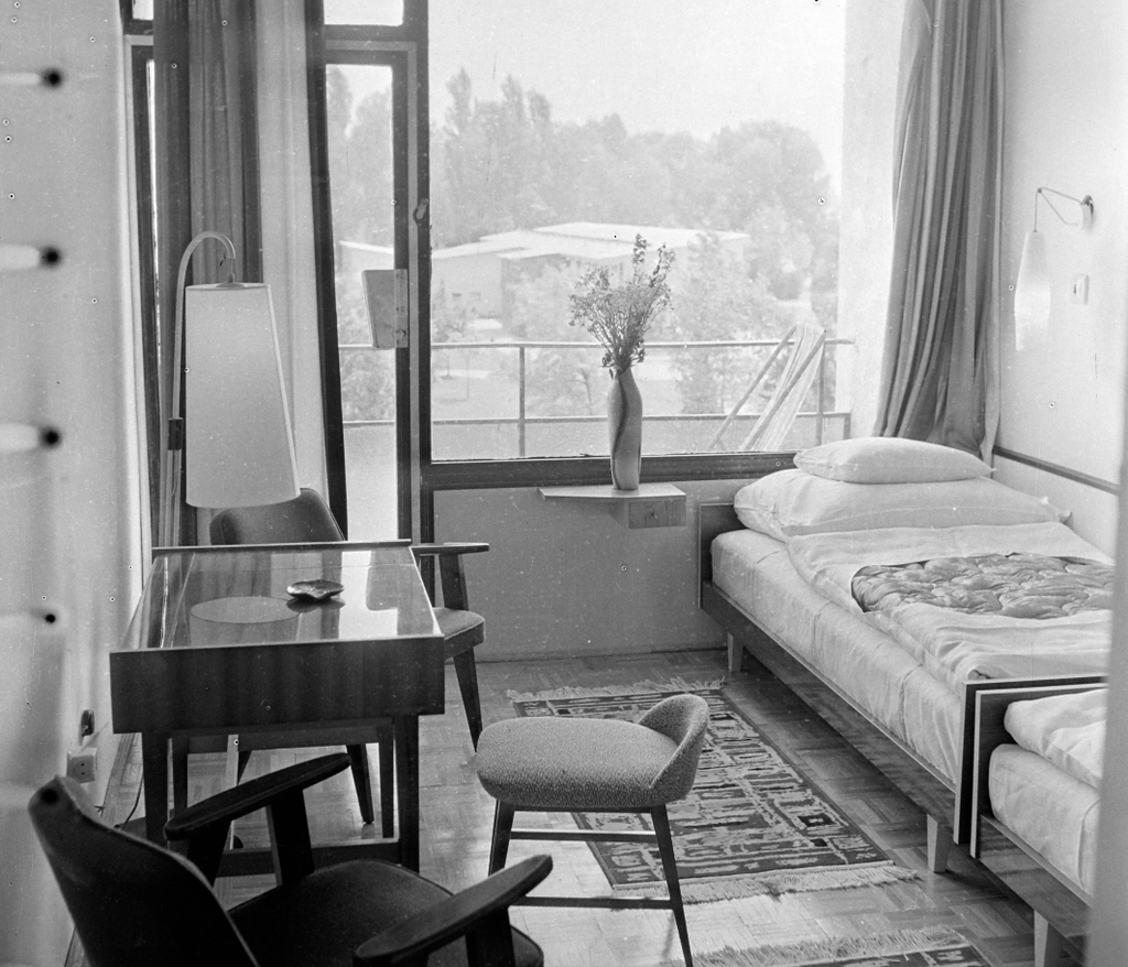 szállodagyár galéria hotel
Magyarország,
Balaton,
Tihany
a Hotel Tihany egyik szobája.
ÉV
1963 