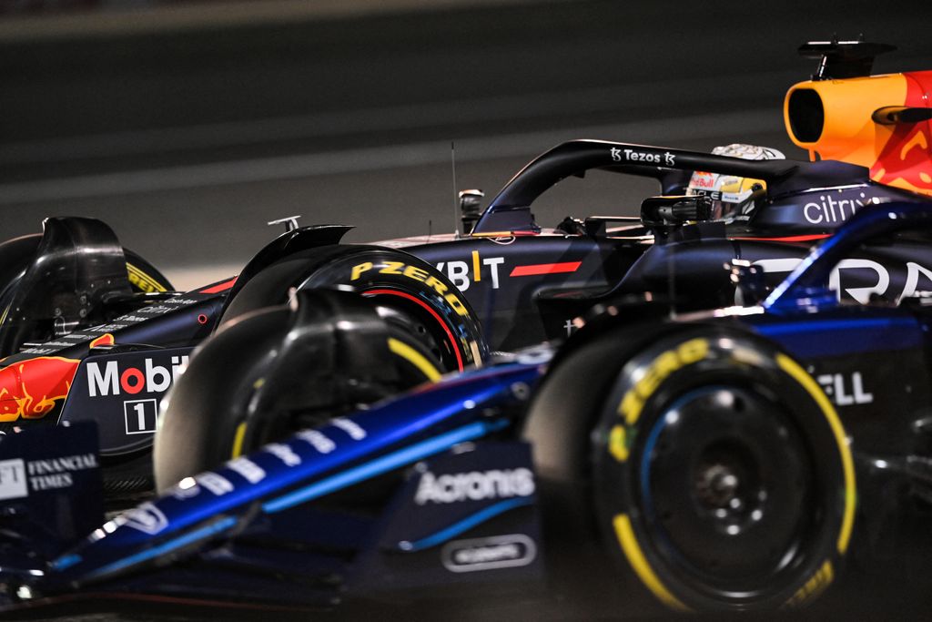 Forma-1, Max Verstappen, Red Bull, Nicholas Latifi, Williams, Bahreini Nagydíj 2022, péntek 
