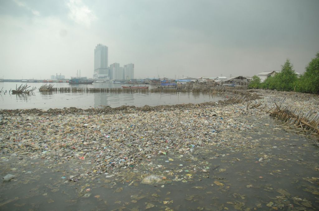Jakarta galéria
Garbage in Jakarta Bay JAKARTA Indonesia North Jakarta environmental issue POLLUTION MARCH 17 Garbage wast Jakarta Bay 