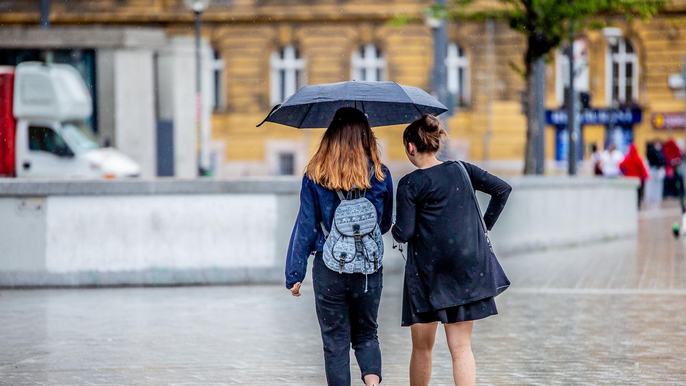 eső, időjárás, zivatar, Budapest, esernyő, 2020.06.26. 