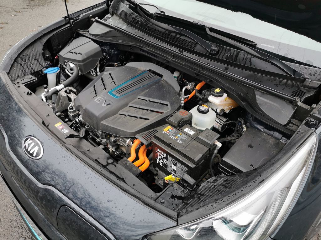 Kia e-Niro Long Range (64 kWh) teszt 2020 
