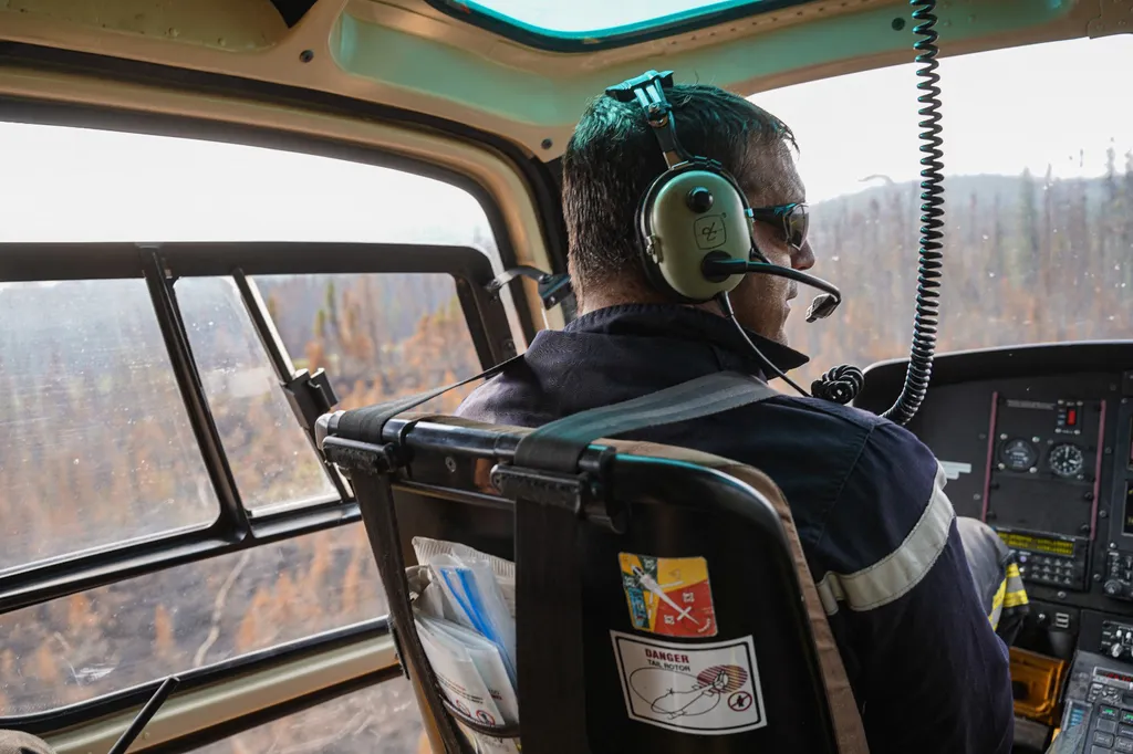 erdőtűz, tűz, erdő, Kanada, French firefighters assist with Canada wildfires Canada,fire,forest,France,Quebec,wildfires Horizontal 