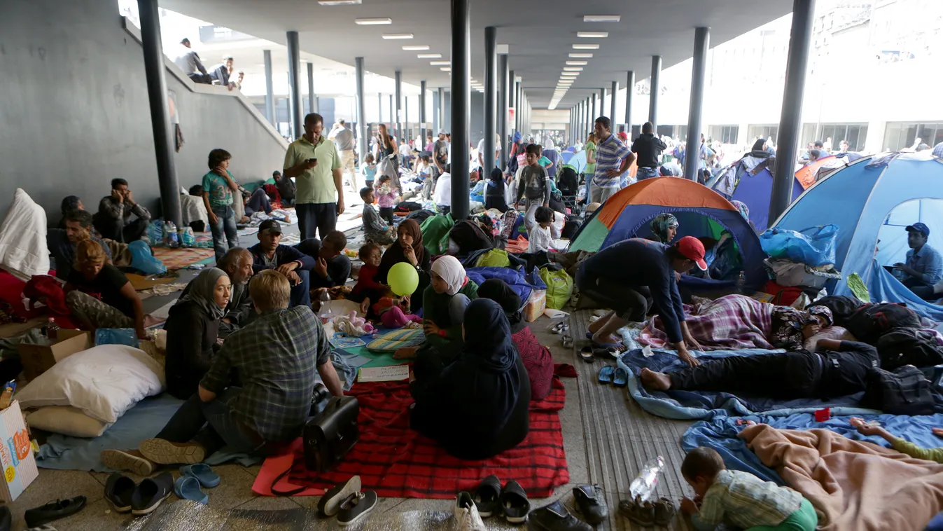 Keleti pályaudvar, migráns, életképek 