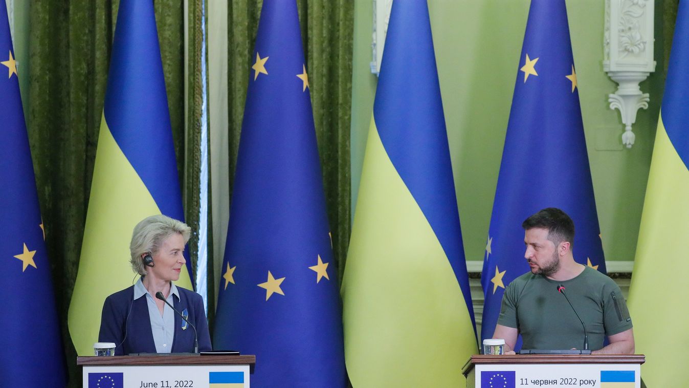 Ursula von der Leyen, az Európai Bizotság elnöke, Volodimir Zelenszkij, ukrán elnök 