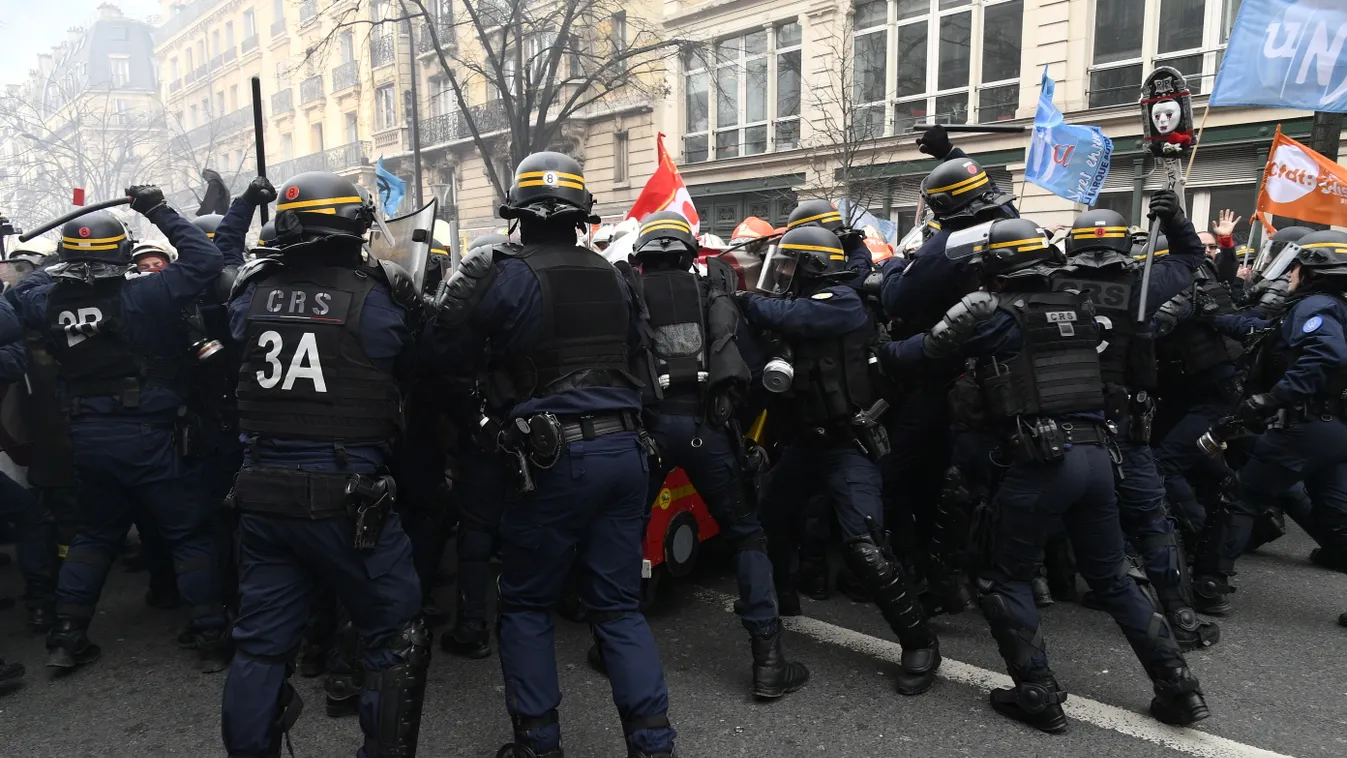 Franciaország, tüntetés, tűzoltó, tűzoltók 