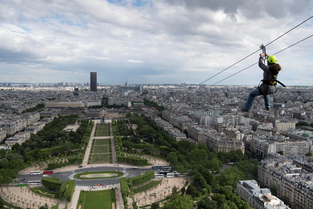 Eiffel-torony drótkötélpálya 