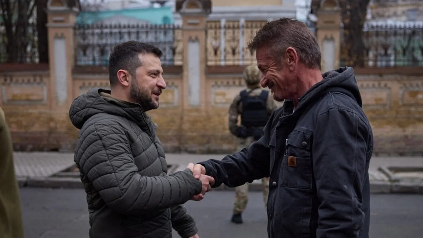 Actor Sean Penn hands over his award to Ukrainian President Award,Oscar,Sean Penn,visit,Vladimir Zelensky,Volodymyr Zelensk Horizontal 