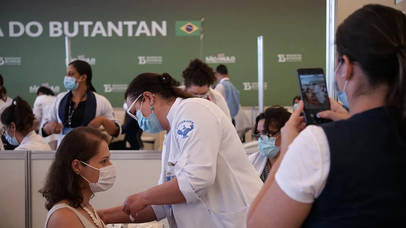 Health professionals are vaccinated in Sao Paulo 2021,Brazil,Coronavirus,Covid-19,faculty of medicine,Health,Sao Horizontal 