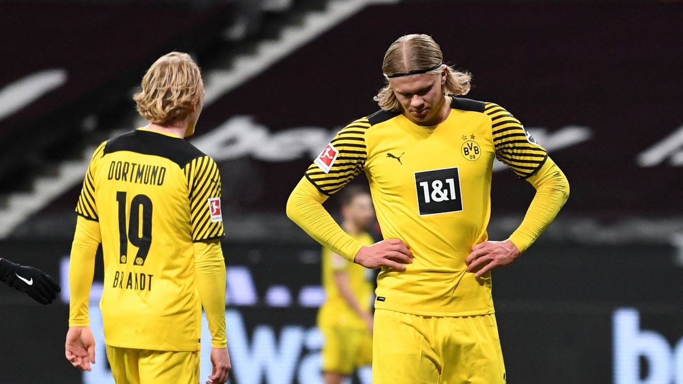 Eintracht Frankfurt - Borussia Dortmund Sports soccer Bundesliga Hesse Group of two Horizontal 