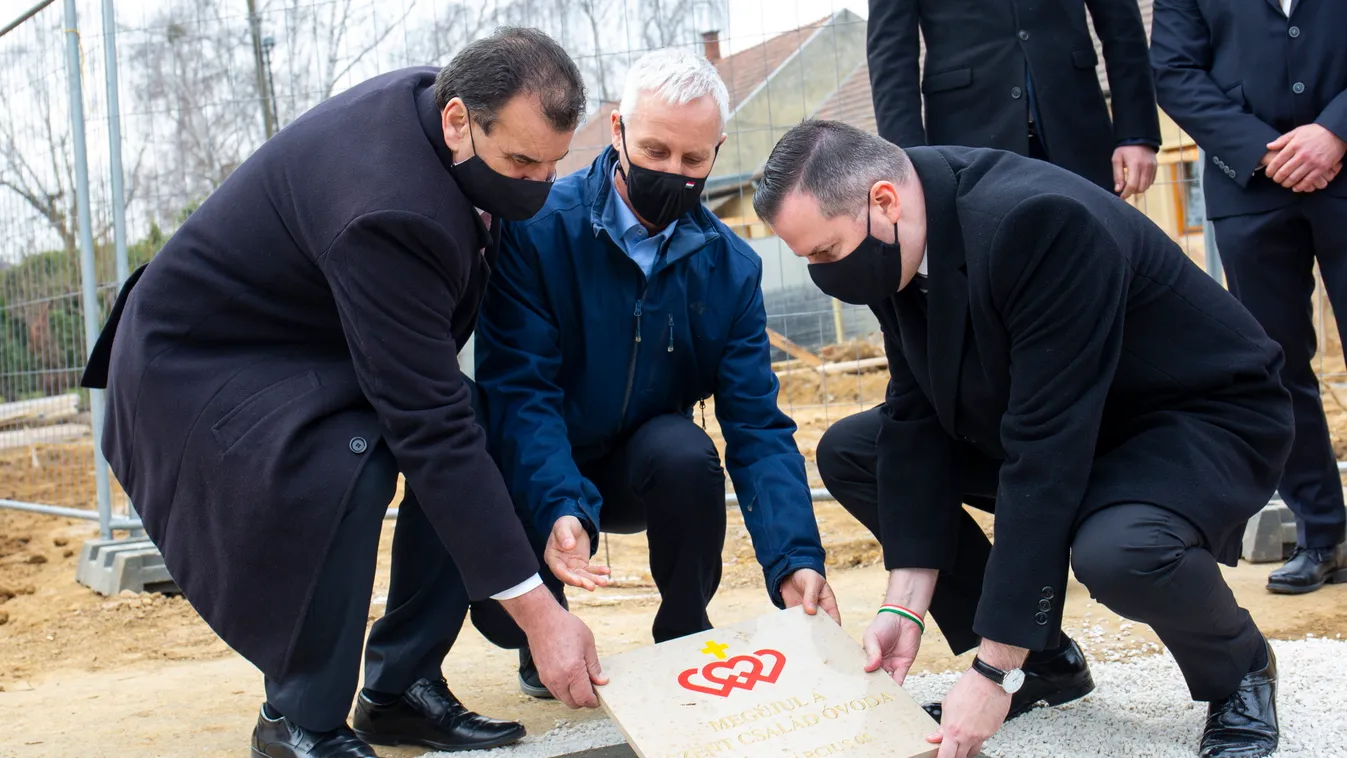 BALAICZ Zoltán; SOLTÉSZ Miklós; VIGH László Győző 