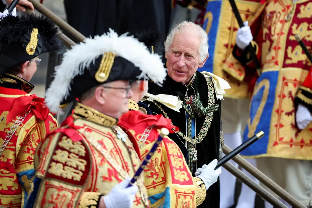 Skócia koronázás III Károly  
III. Károly brit király távozik a koronázása tiszteletére tartott háladó istentiszteletről az edinburgh-i Szent Giles-székesegyházból 2023. július 5-én. A hagyomány szerint a brit uralkodót Skóciában is megkoronázzák 