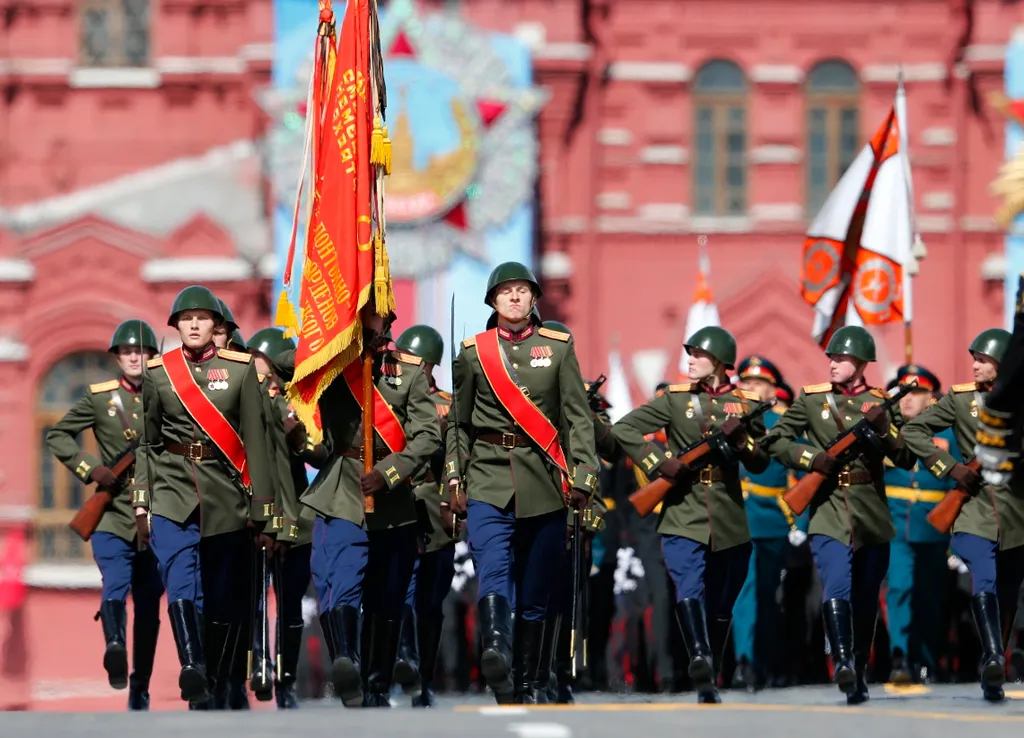 Moszkva, 2021. május 7.
Katonák menetelnek a győzelem napi díszszemle próbáján Moszkvában 2021. május 7-én. Oroszországban május 9-én ünneplik a náci Németország felett a második világháborúban aratott győzelem 76. évfordulóját.
MTI/AP/Alekszandr Zemljanyicsenko 